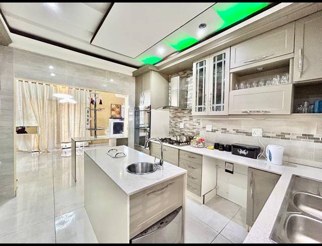 3 BEDROOM HOUSE FOR SALE IN THE ORCHARDS